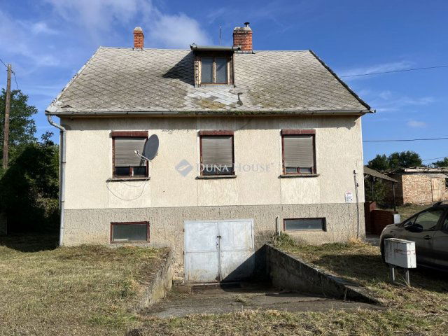 Eladó családi ház, Sárszentlőrincen 19.9 M Ft, 3 szobás