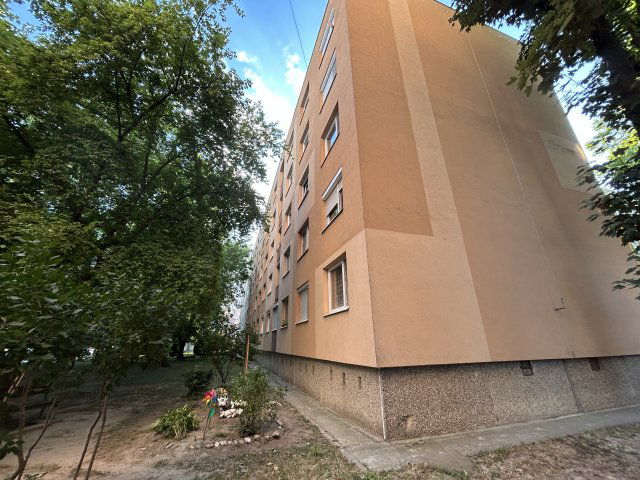 Eladó panellakás, Mosonmagyaróváron 39.9 M Ft, 1+1 szobás