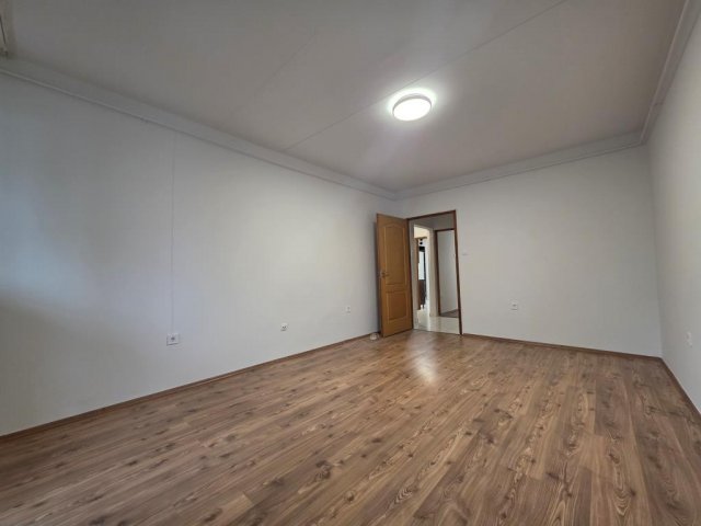 Kiadó panellakás, albérlet, Kaposváron, Béke utcában, 2 szobás