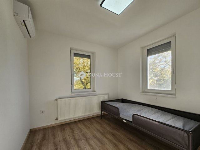 Eladó ikerház, Gödön 119.9 M Ft, 6 szobás