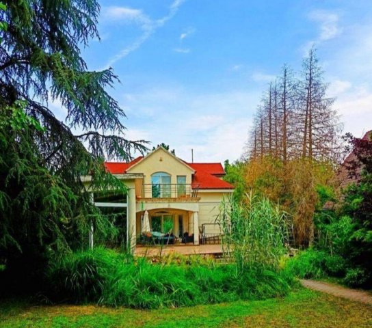 Eladó családi ház, Kisorosziban 129 M Ft, 6 szobás