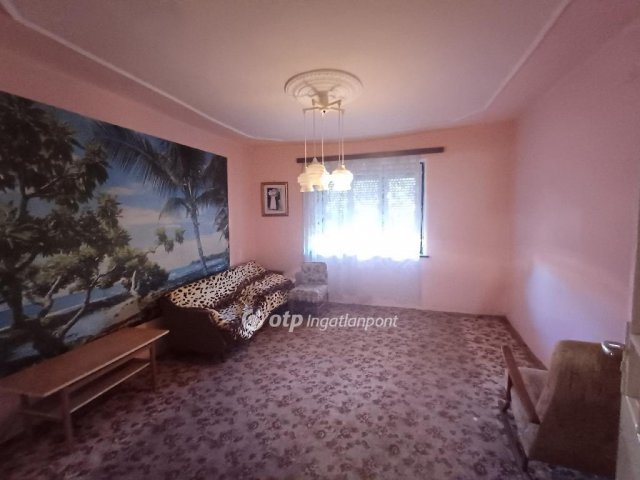 Eladó családi ház, Érpatakon 8 M Ft, 2 szobás