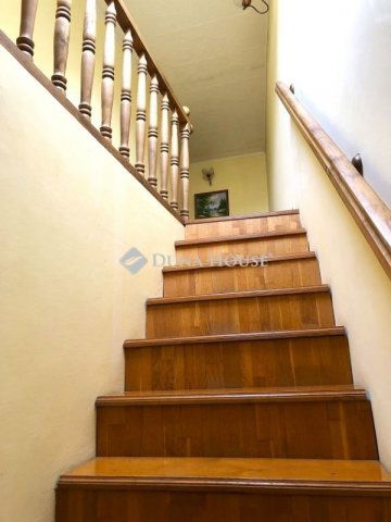 Eladó családi ház, Mohácson 87.2 M Ft, 7 szobás