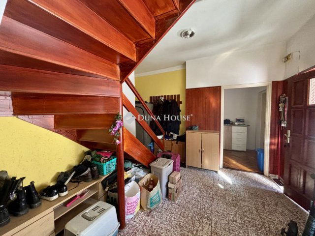 Eladó családi ház, Esztergomban, Besze János utcában 78.9 M Ft