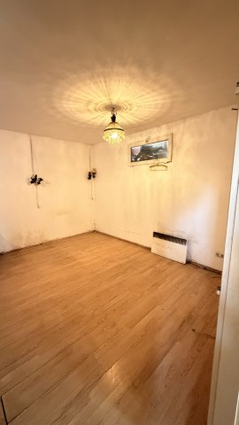 Eladó ipari ingatlan, Budapesten, XX. kerületben 35 M Ft, 2 szobás