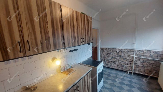 Eladó téglalakás, Tatabányán 36.99 M Ft, 2 szobás