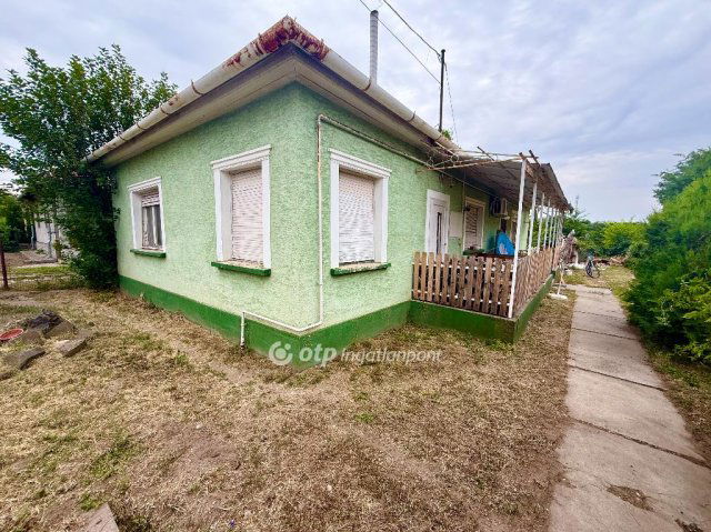 Eladó családi ház, Újszilváson 25.7 M Ft, 2+1 szobás