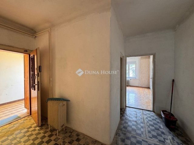 Eladó családi ház, Budapesten, III. kerületben 129.9 M Ft
