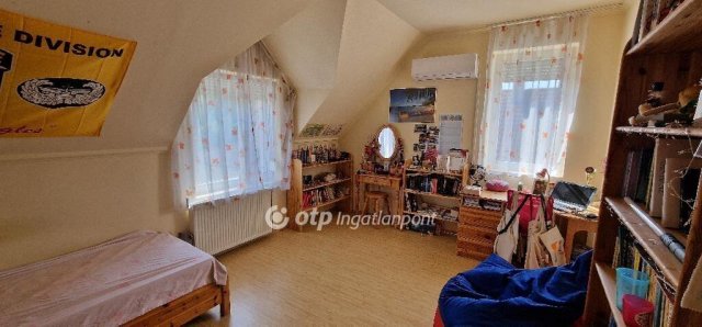 Eladó családi ház, Nyíregyházán 145 M Ft, 7 szobás