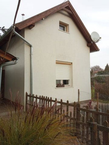 Eladó családi ház, Kisorosziban 87.4 M Ft, 3+1 szobás