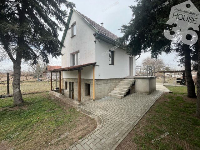 Eladó családi ház, Kecskeméten 29.99 M Ft, 1 szobás