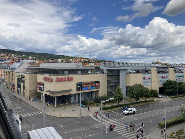 Kiadó panellakás, albérlet, Pécsett, Endre utcában, 2 szobás