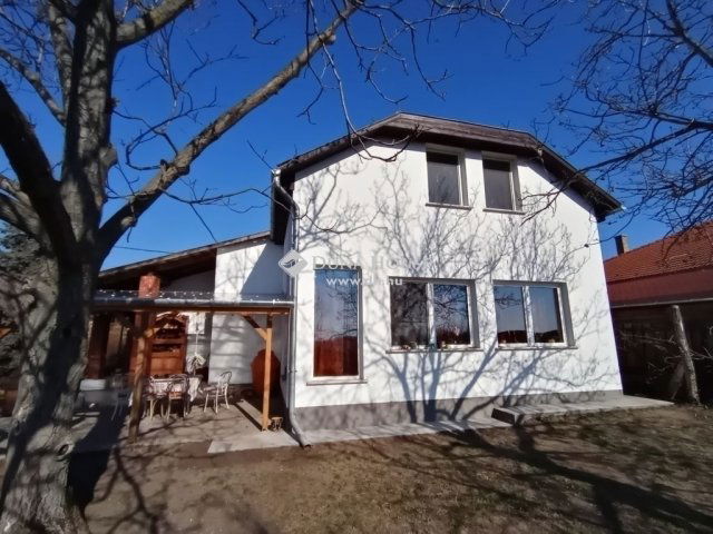 Eladó családi ház, Maglódon 109.9 M Ft, 3+2 szobás