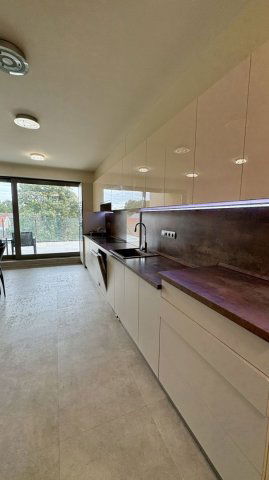 Eladó téglalakás, Debrecenben 128 M Ft, 4 szobás