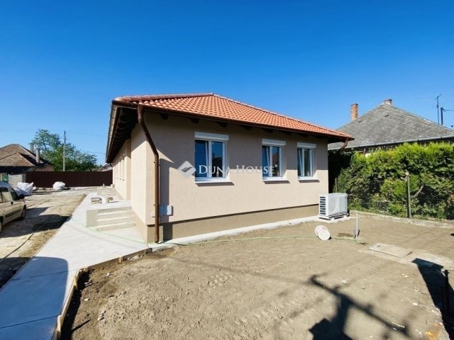 Eladó ikerház, Monoron 82 M Ft, 4 szobás / költözzbe.hu