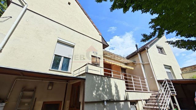 Eladó családi ház, Debrecenben 160 M Ft, 4 szobás