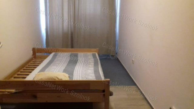 Kiadó panellakás, albérlet, Szolnokon 150 E Ft / hó, 2 szobás