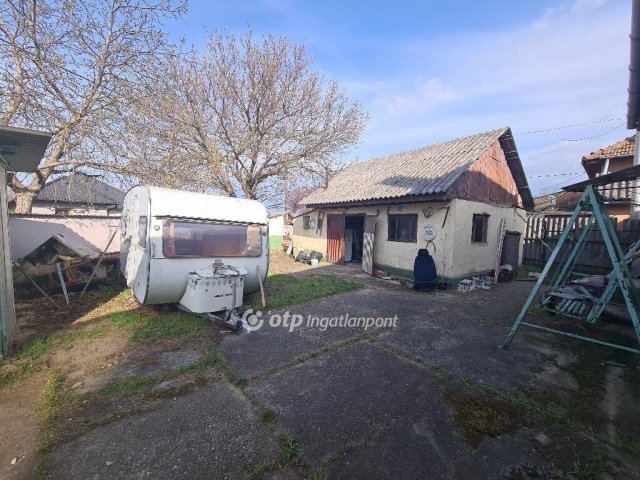 Eladó családi ház, Taksonyon 64.9 M Ft, 3 szobás