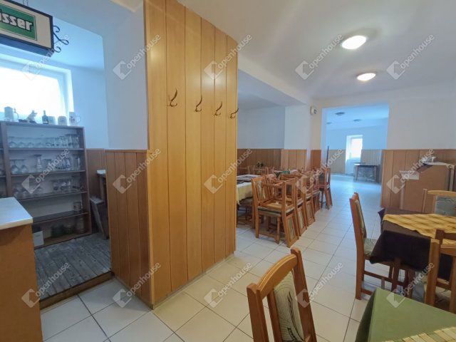 Eladó hotel, Sopronban 420 M Ft, 10 szobás / költözzbe.hu