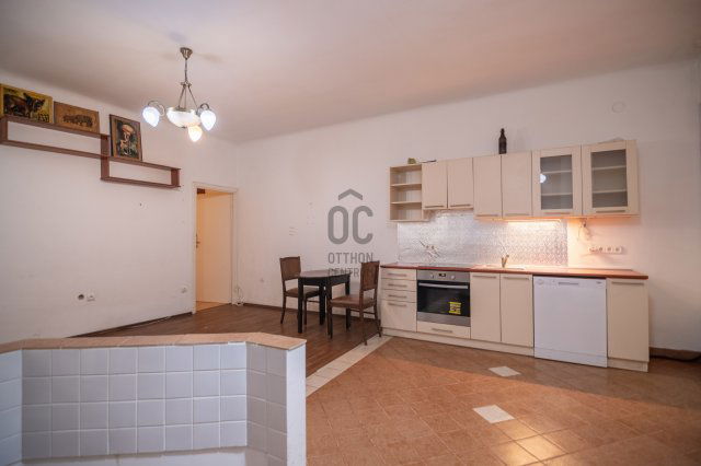 Eladó téglalakás, VI. kerületben, Székely Bertalan utcában