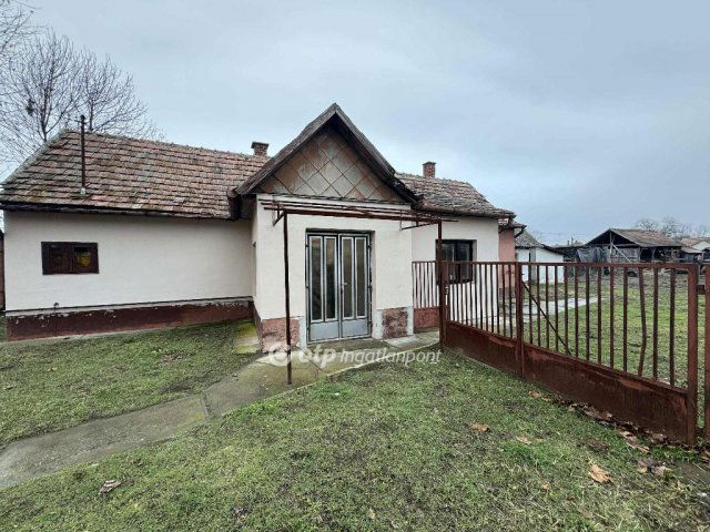 Eladó családi ház, Hosszúpályin 17.5 M Ft, 2 szobás
