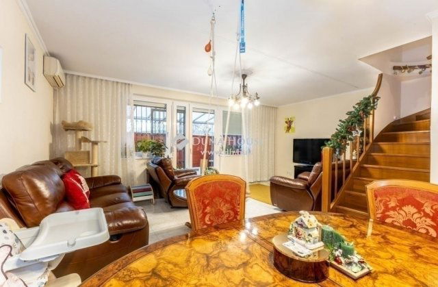 Eladó ikerház, Budapesten, XVIII. kerületben 109.9 M Ft, 5 szobás