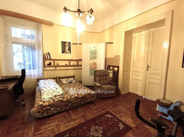 Eladó családi ház, Csongrádon 75 M Ft, 6 szobás