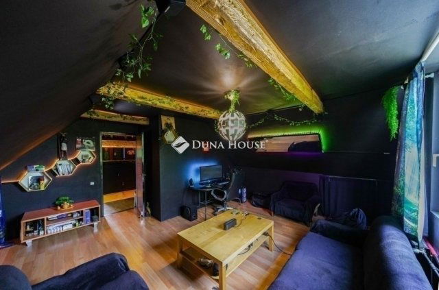 Eladó családi ház, Vecsésen 99 M Ft, 4 szobás