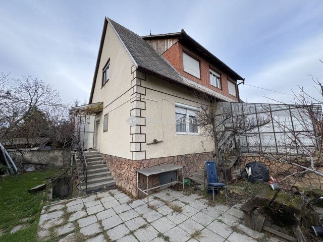 Eladó családi ház, Kiskunlacházán 65 M Ft, 5 szobás