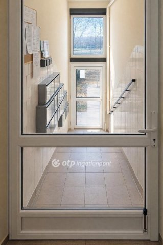 Eladó panellakás, Veszprémben 62.9 M Ft, 3 szobás