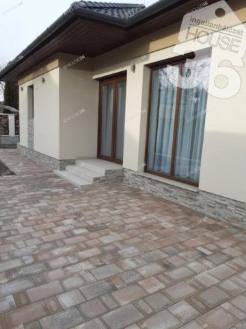 Kiadó családi ház, albérlet, Kecskeméten 600 E Ft / hó