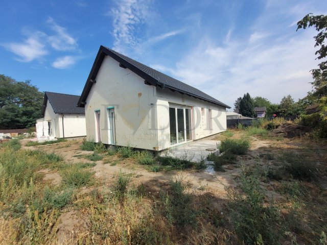 Eladó ikerház, Monorierdőn 84 M Ft, 4 szobás