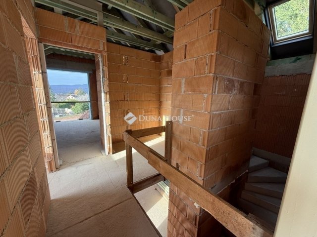 Eladó ikerház, Pécsett 169.9 M Ft, 4 szobás