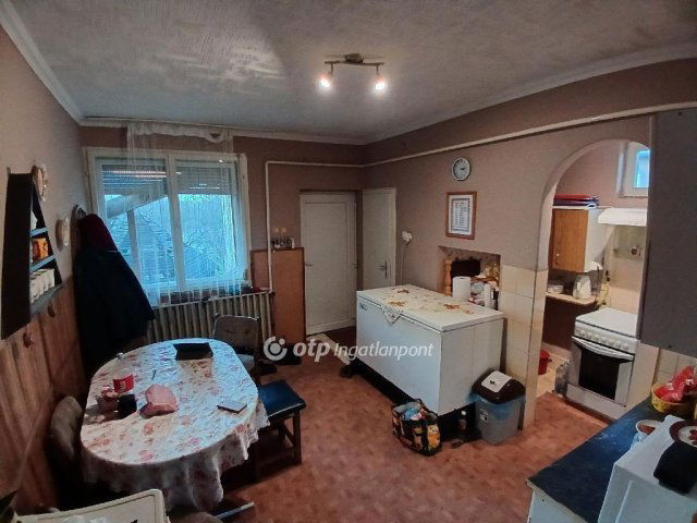 Eladó családi ház, Dögén 25 M Ft, 3 szobás