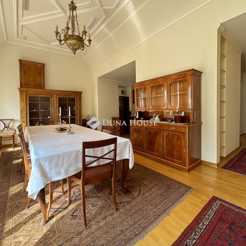 Eladó téglalakás, Budapesten, VI. kerületben, Andrássy úton