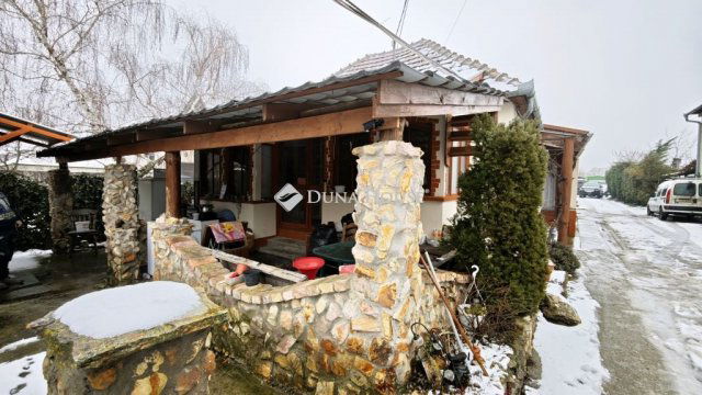 Eladó családi ház, Csomádon, József Attila utcában 160 M Ft