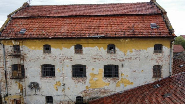 Eladó családi ház, Szegeden 349.9 M Ft, 6 szobás