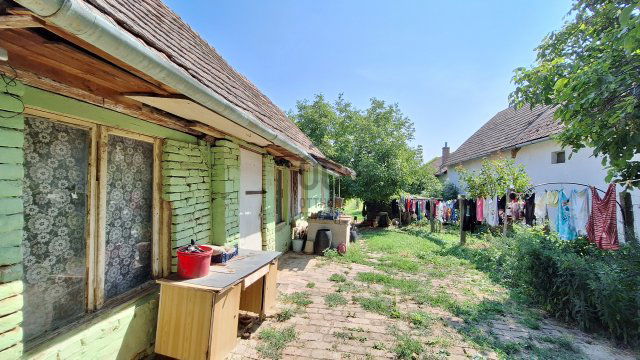 Eladó családi ház, Szekszárdon 19.9 M Ft, 2 szobás