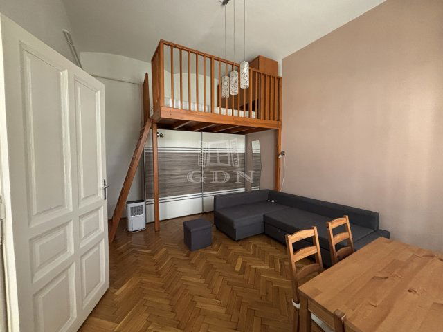 Eladó téglalakás, Budapesten, VII. kerületben 42.9 M Ft
