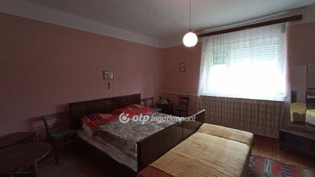 Eladó családi ház, Jászfényszarun 27.9 M Ft, 2+1 szobás