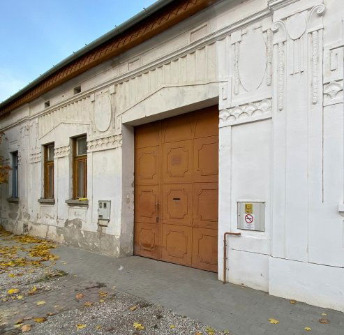 Eladó családi ház, Kiskunfélegyházán 79.99 M Ft, 5 szobás