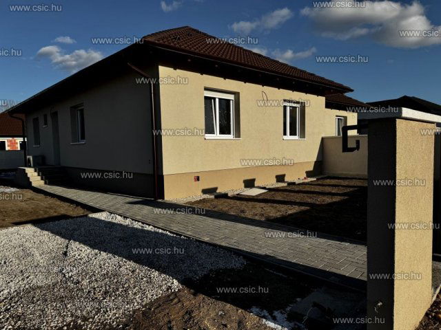 Eladó ikerház, Vácrátóton 99.8 M Ft, 4 szobás