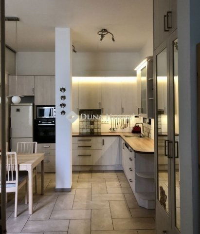 Eladó téglalakás, Budapesten, VIII. kerületben 104.7 M Ft