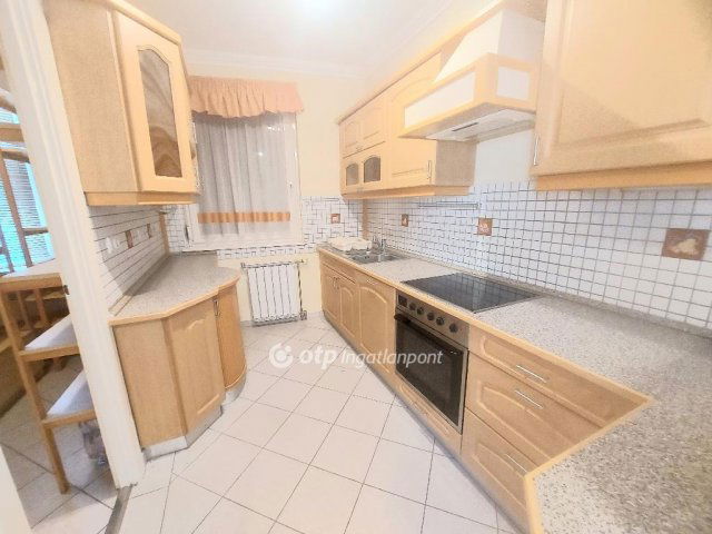 Eladó családi ház, Kecskeméten 150.045 M Ft, 6 szobás