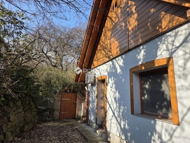 Eladó családi ház, Leányfaluban 159.9 M Ft, 3 szobás