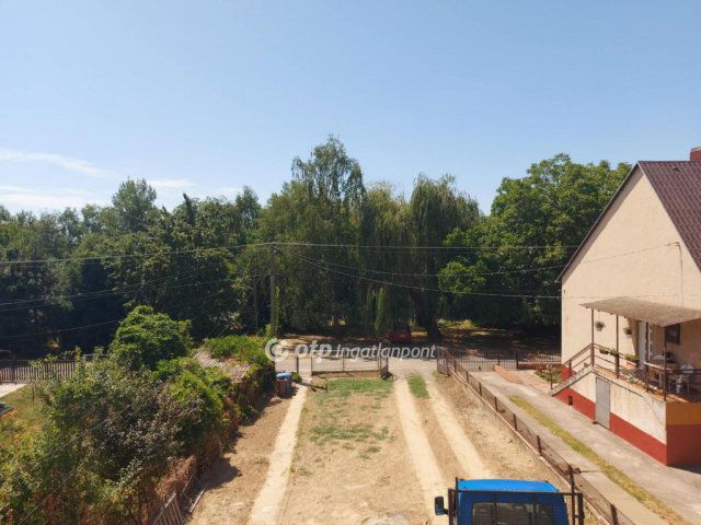 Eladó családi ház, Pécsett 57.9 M Ft, 3+2 szobás