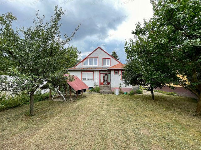 Eladó családi ház, Nagykőrösön 49.99 M Ft, 6 szobás