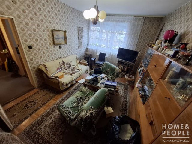 Eladó téglalakás, Szegeden 46.5 M Ft, 2 szobás