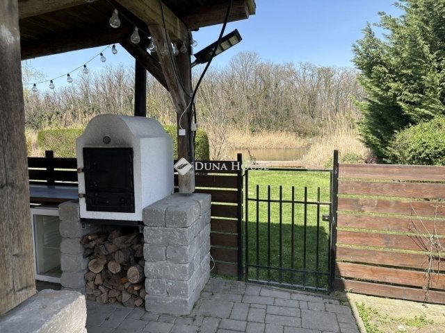 Eladó családi ház, Taksonyon 89.8 M Ft, 4 szobás