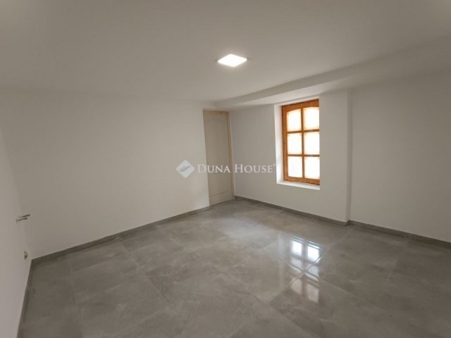 Eladó családi ház, Tápiószentmártonon 36.9 M Ft, 3 szobás